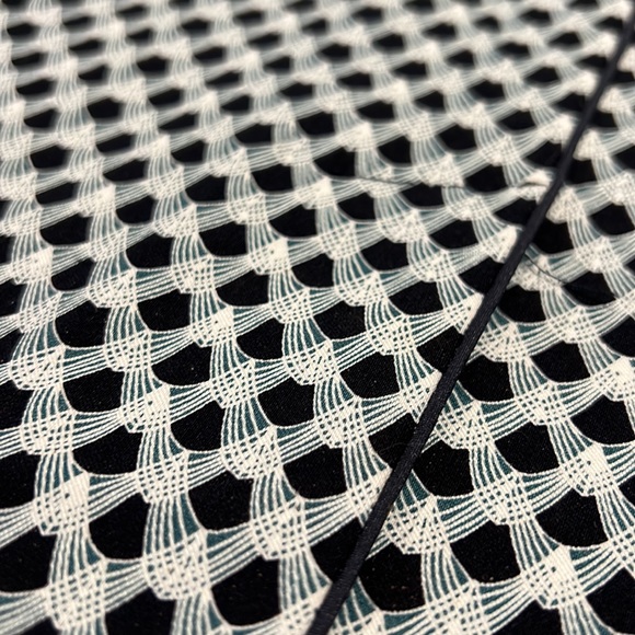 NWY Navy/Teal Slimming Skirt szL - Picture 3 of 5